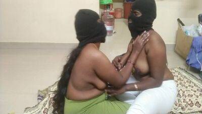 Indian Tamil Lesbian Aunty With Audio - India on lesbiandaughter.com